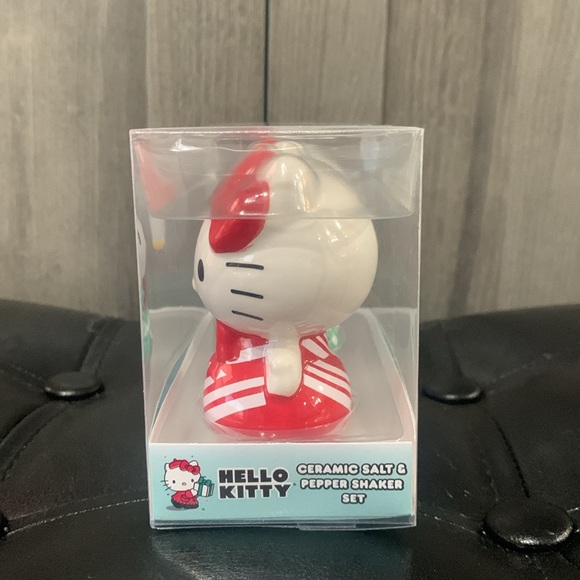 Holiday Hello Kitty Christmas Salt & Pepper Shaker Gift Set New In Box - Picture 8 of 10